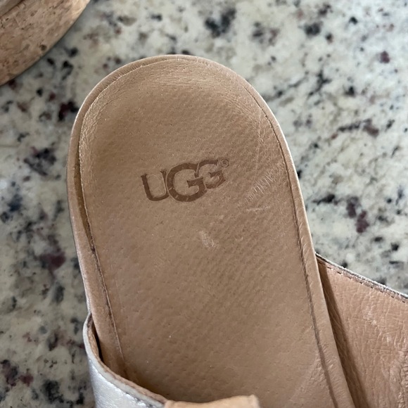 UGG Kari Metallic Sandals Women 10 Silver Platform Wedge Cork 1100983 Boho Chic - Picture 8 of 10